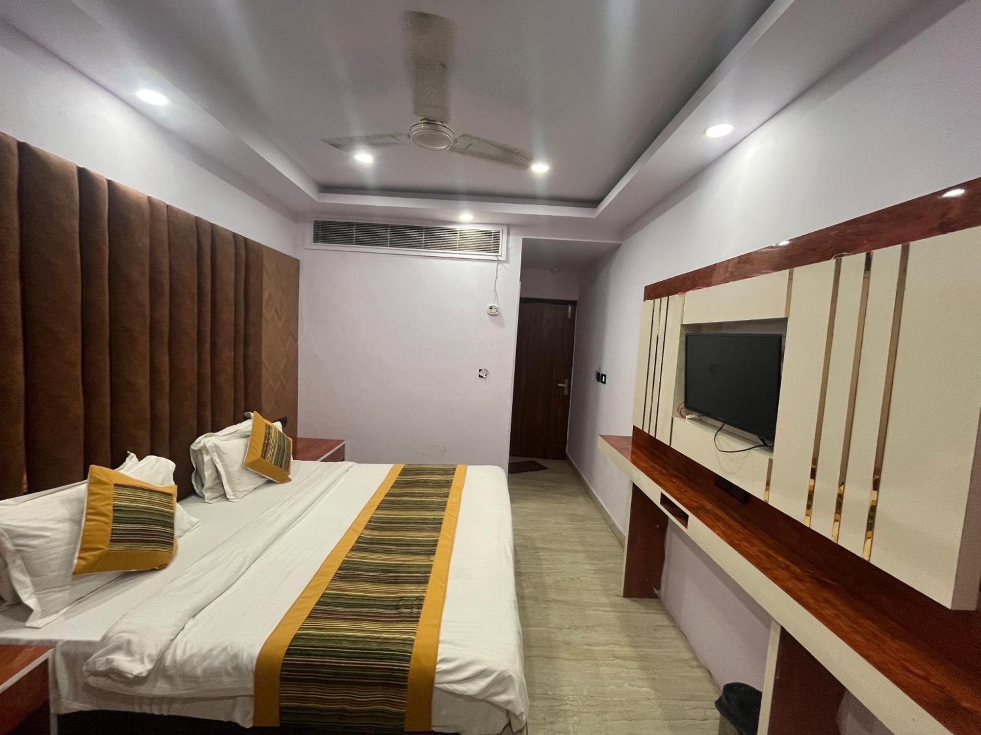 Hotel Embassy Near Rk Ashram Metro Nueva Delhi Exterior foto