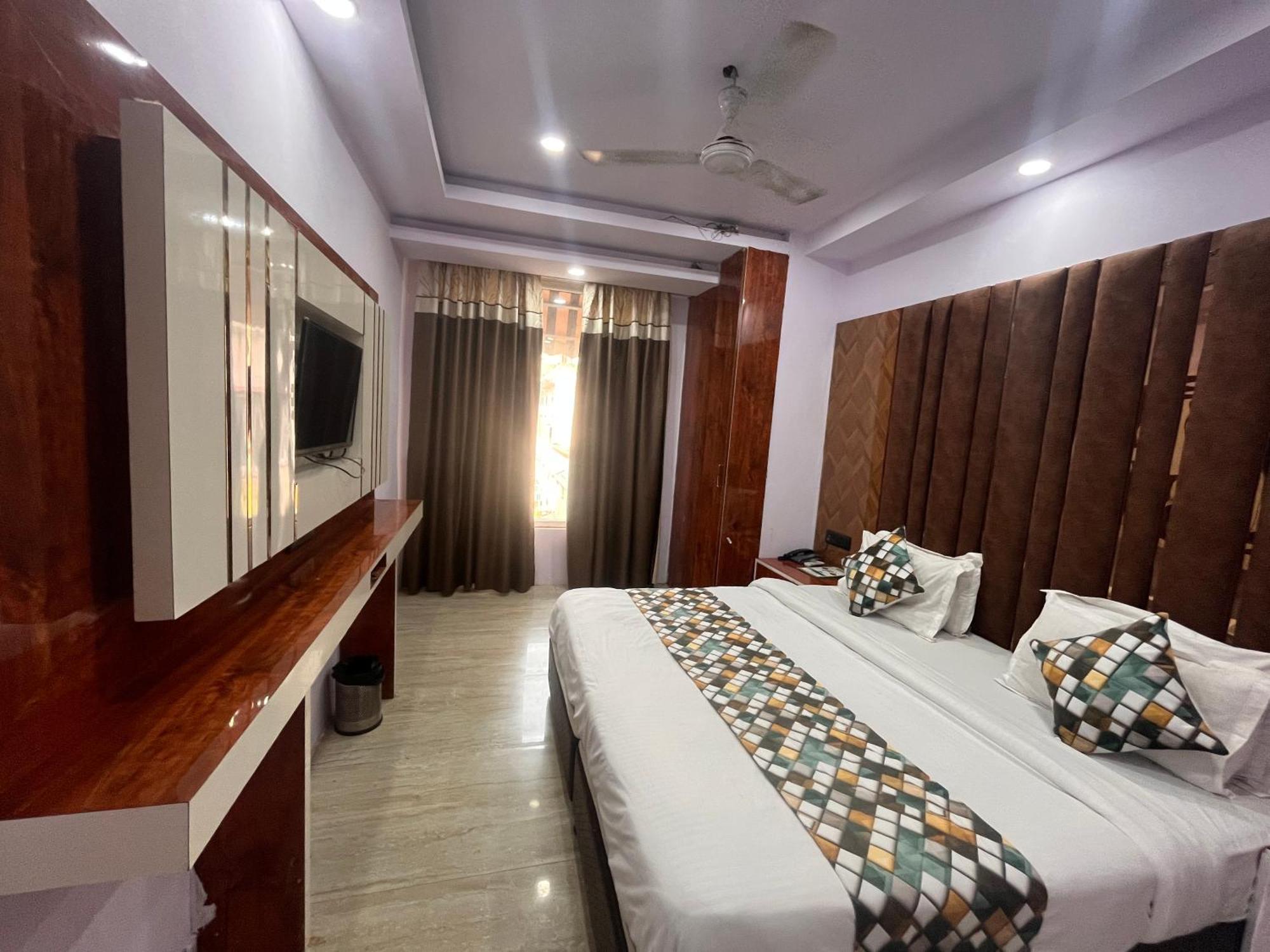 Hotel Embassy Near Rk Ashram Metro Nueva Delhi Exterior foto